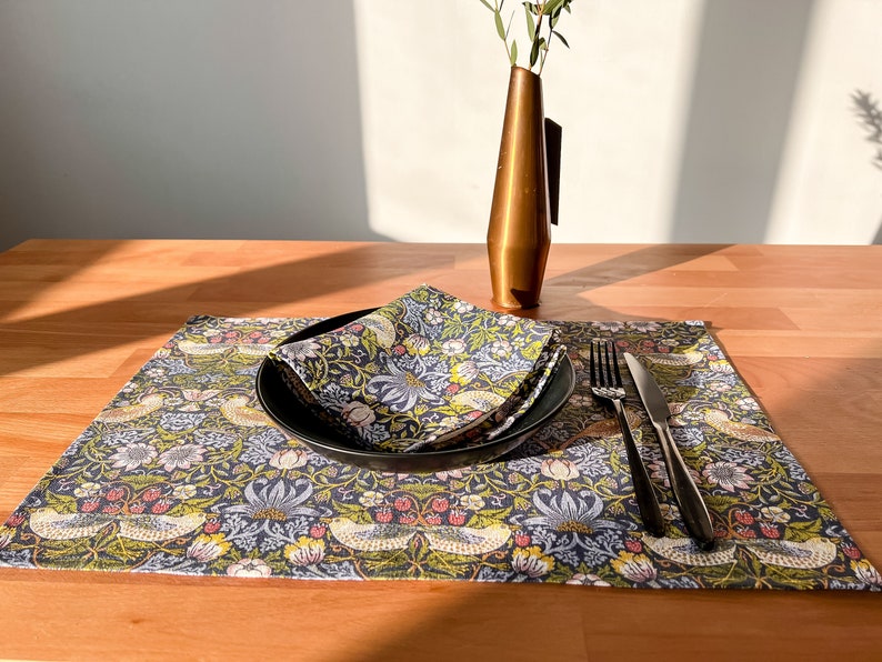 Tischsets Erdbeerdieb“ aus Leinen Tischdekoration mit botanischem Print, 32 x 48 cm