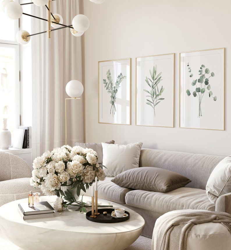 Minimalistische Wanddekoration, 3er-Set Kunstdrucke mit Eukalyptus und Olivenzweigen in Hellgrün