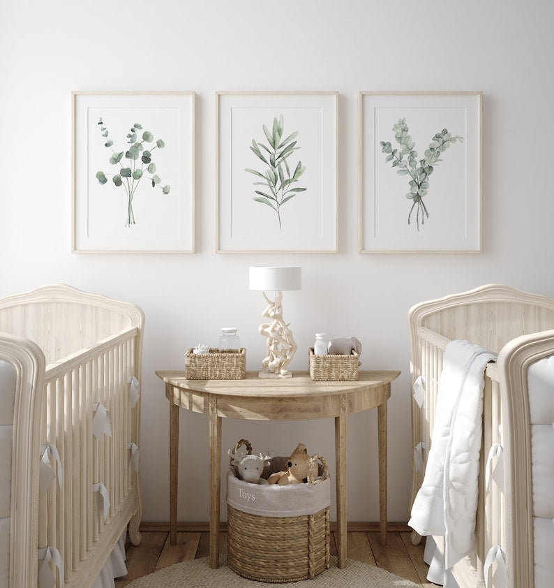 Minimalistische Wanddekoration, 3er-Set Kunstdrucke mit Eukalyptus und Olivenzweigen in Hellgrün