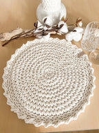 Gehäkeltes rundes Platzset aus Baumwolle, ca. 38 cm Durchmesser, mit eleganter Abschlusskante