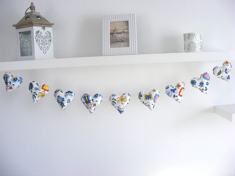 Wimpelkette aus Baumwolle mit Herzen und Blumenmotiv, Kinderzimmer-Deko