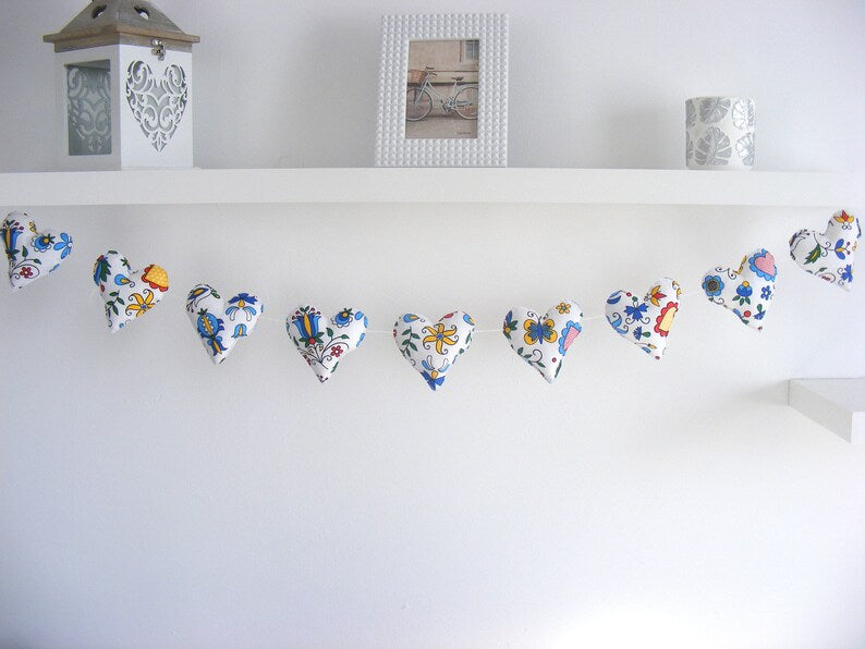 Wimpelkette aus Baumwolle mit Herzen und Blumenmotiv, Kinderzimmer-Deko