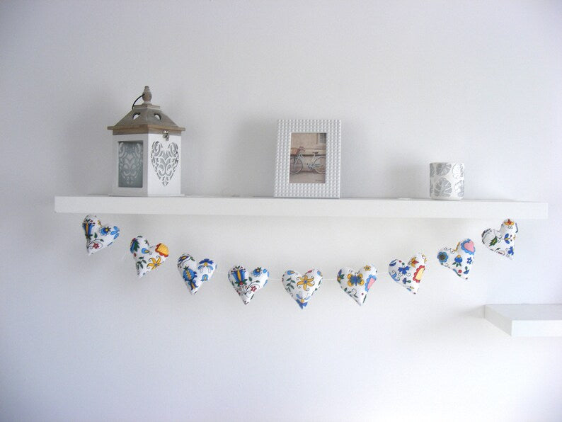 Wimpelkette aus Baumwolle mit Herzen und Blumenmotiv, Kinderzimmer-Deko