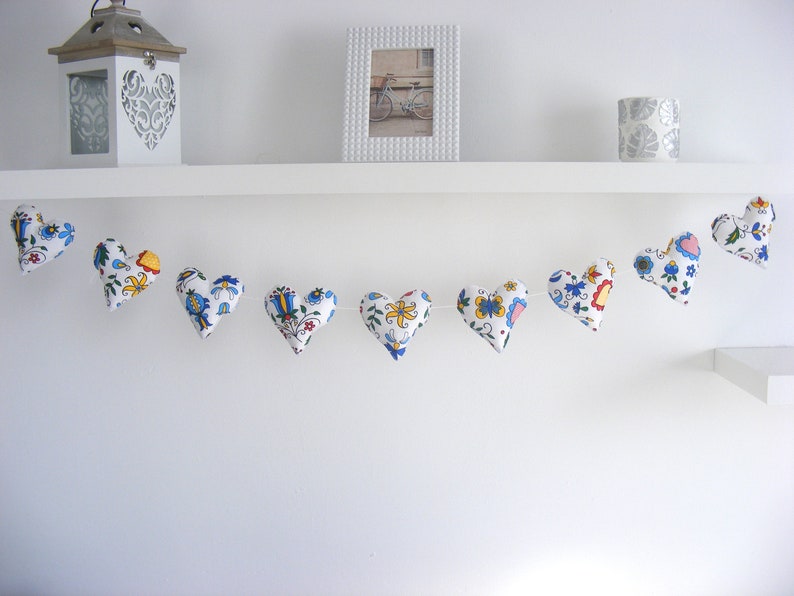 Wimpelkette aus Baumwolle mit Herzen und Blumenmotiv, Kinderzimmer-Deko