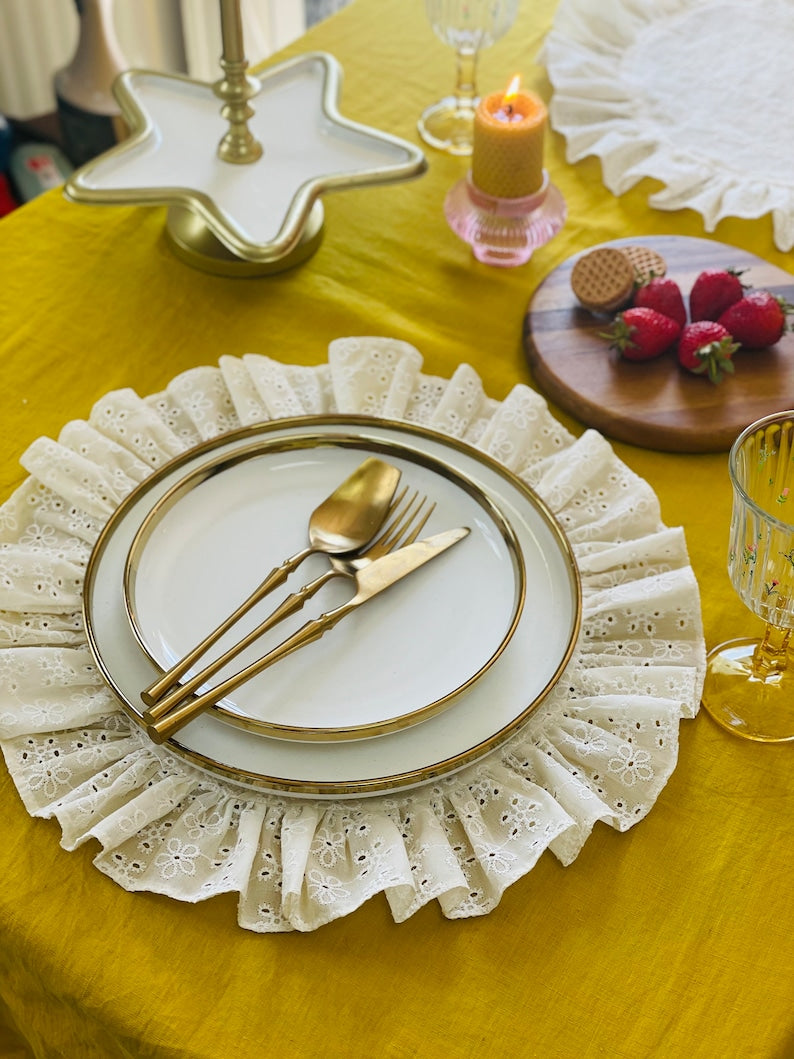 Rundes Platzset aus französischer Spitze mit Rüschen, cremefarben, 38 cm