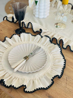 Runde Leinen-Platzsets mit Rüschen, 38 cm, cremefarben, Boho-Tischdeko