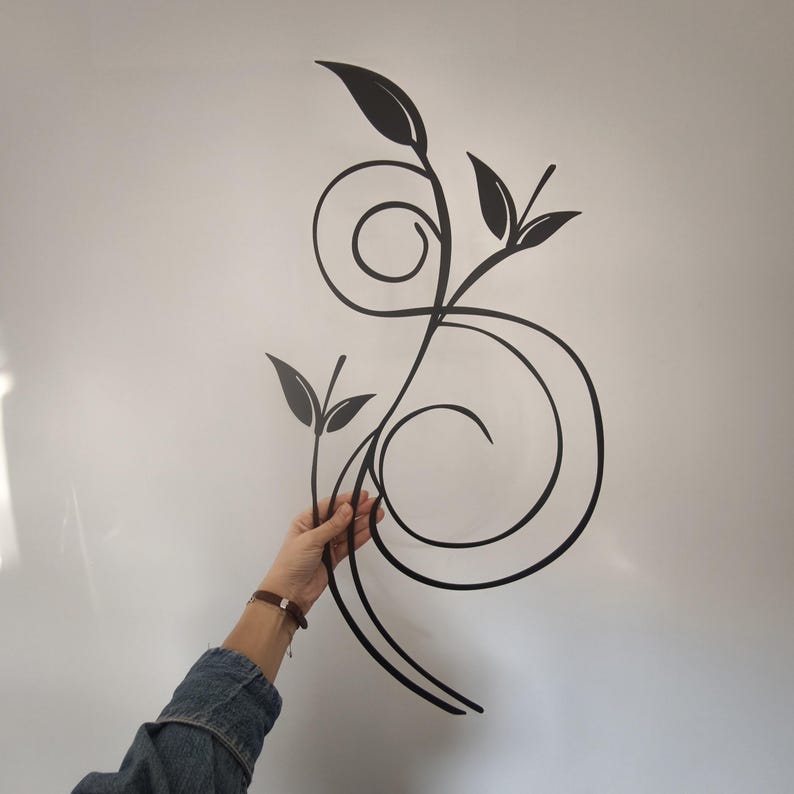 Luxuriöse minimalistische Metall-Wandkunst – botanische Blatt- und Rankenskulptur, moderne abstrakte Wanddekoration