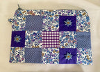 Handgefertigte Patchwork-Tasche mit handgestickten Blumen und Stoffen