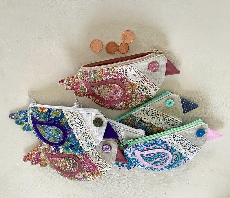 Liberty London Vogel-Geldbörse aus Baumwolle, handgefertigte Reißverschlusstasche, 8 cm hoch