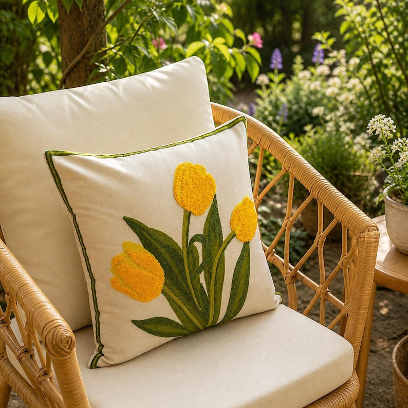 Gestickter Tulpen-Kissenbezug 45 x 45 cm aus Baumwolle und Polyester