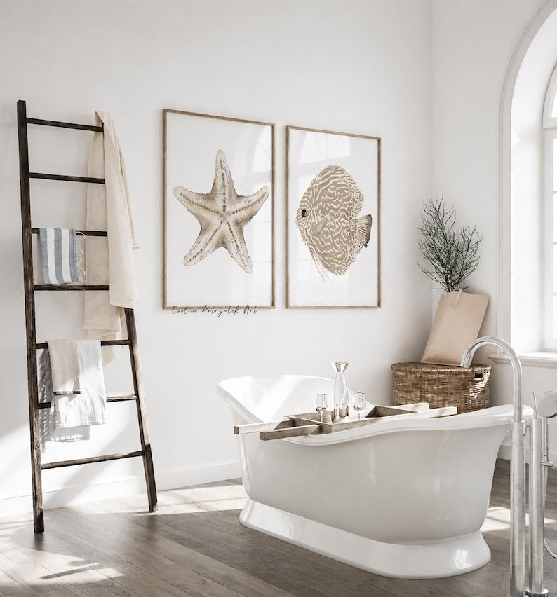 Küsten Wand Kunst 2er Set – Beige Seesterne & Diskusfische, Fine Art Papier, 280 g/m², Hamptons Stil