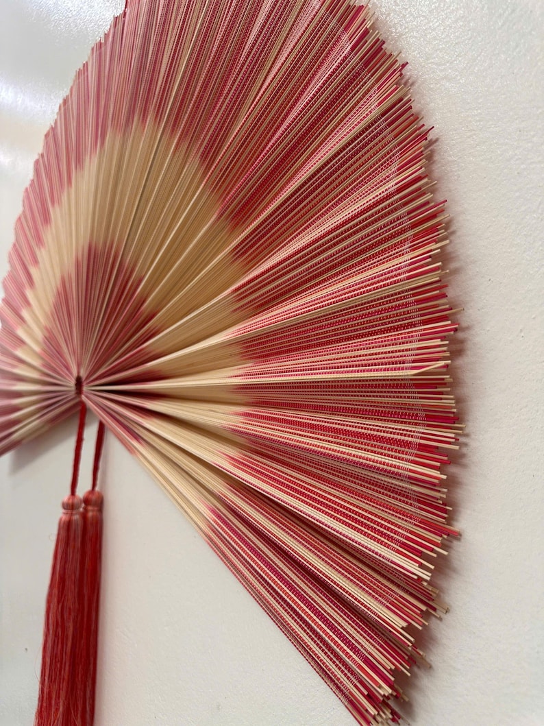 Altrosa Boho Wandfächer aus Bambus, großer handgefertigter Wandbehang für Schlafzimmer
