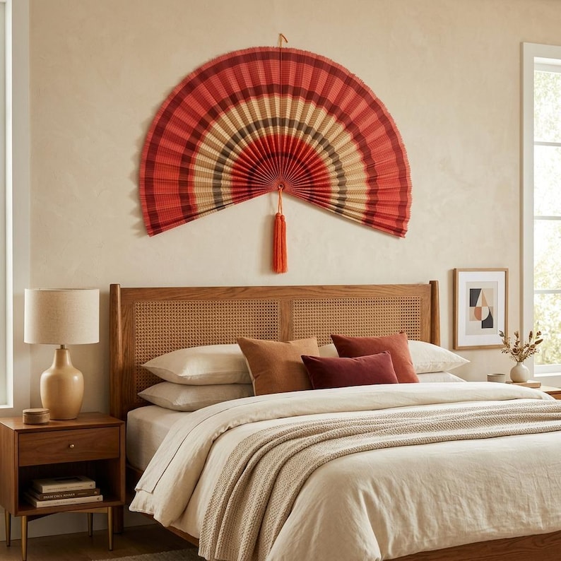Altrosa Boho Wandfächer aus Bambus, großer handgefertigter Wandbehang für Schlafzimmer