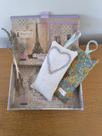 Handbestickte Lavendelsäckchen im 2er-Set aus Stoff, je ca. 14 cm x 7 cm