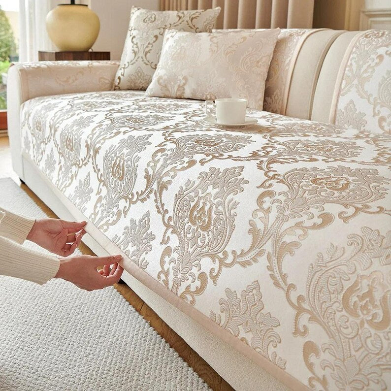 Luxuriöser Jacquard-Sofabezug aus weichem Polyester mit rutschfester Unterseite