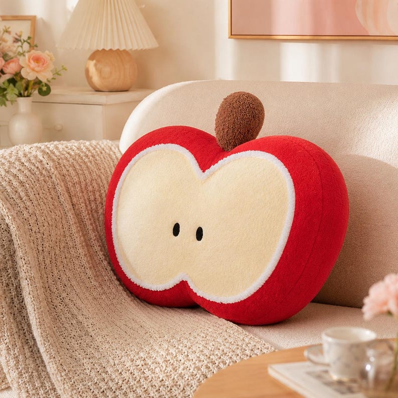 Apfel-Plüschkissen, apfelscheibenförmiges Kuschelkissen aus weichem Teddy-Samtstoff, rot-cremefarben