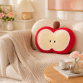 Apfel-Plüschkissen, apfelscheibenförmiges Kuschelkissen aus weichem Teddy-Samtstoff, rot-cremefarben