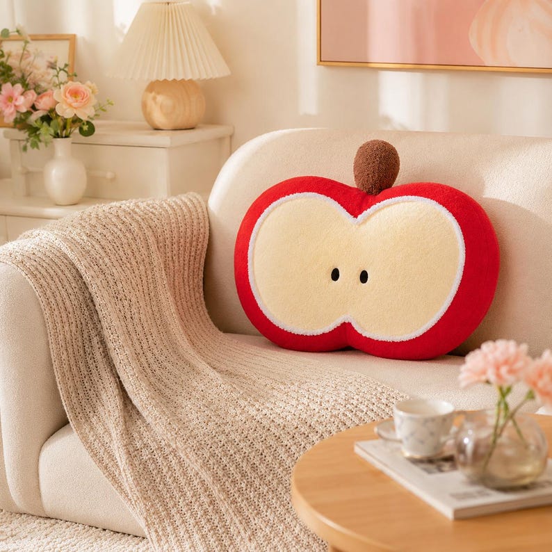 Apfel-Plüschkissen, apfelscheibenförmiges Kuschelkissen aus weichem Teddy-Samtstoff, rot-cremefarben