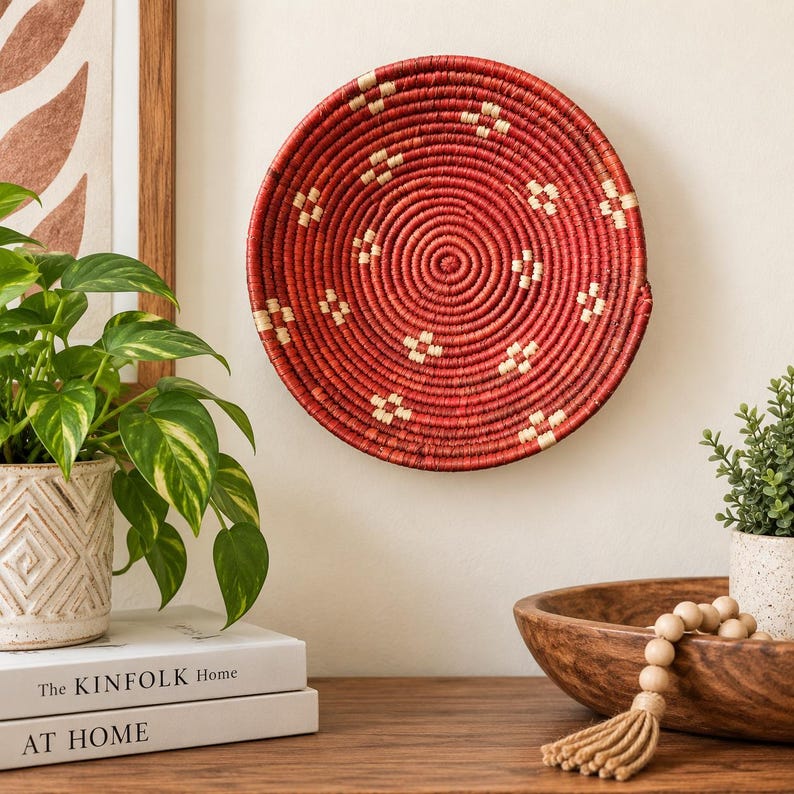 Handgewebter Korb, 20 cm, Boho-Wanddeko in Naturbeige und Terrakotta