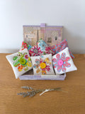 2er-Set Lavendelsäckchen aus Vintage-Leinen und Stoff mit Applikationsblume und Knopf, 9 x 9 cm