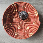 Handgewebter Korb, 20 cm, Boho-Wanddeko in Naturbeige und Terrakotta