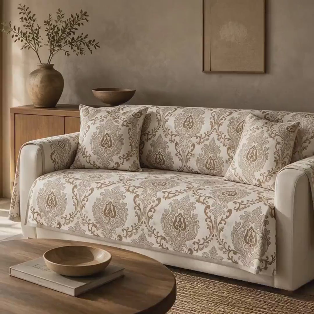 Luxuriöser Jacquard-Sofabezug aus weichem Polyester mit rutschfester Unterseite